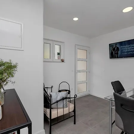 Apartmani Nikmar Makarska Exterior photo
